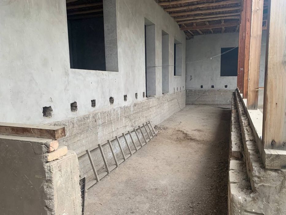 Srocno sotiladi Uy  8.5 sotix