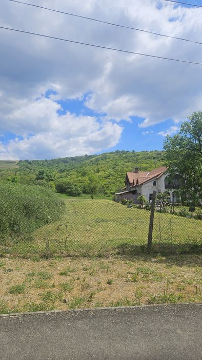 Teren intravilan de vanzare