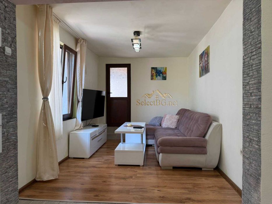 Дава се под наем Двустаен апартамент в Велико Търново, Център - 70 кв.м за 459 € - Снимка #3