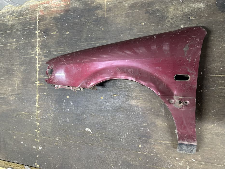 Крыло  левое Volksvagen passat b4