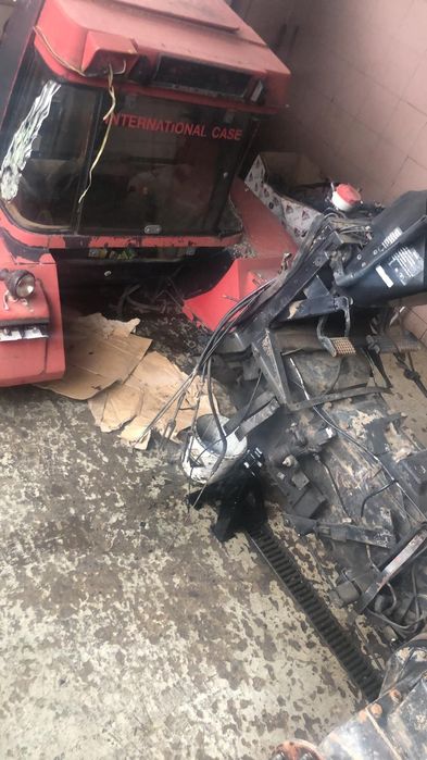 Dezmembrez tractor Case ih 1056xl