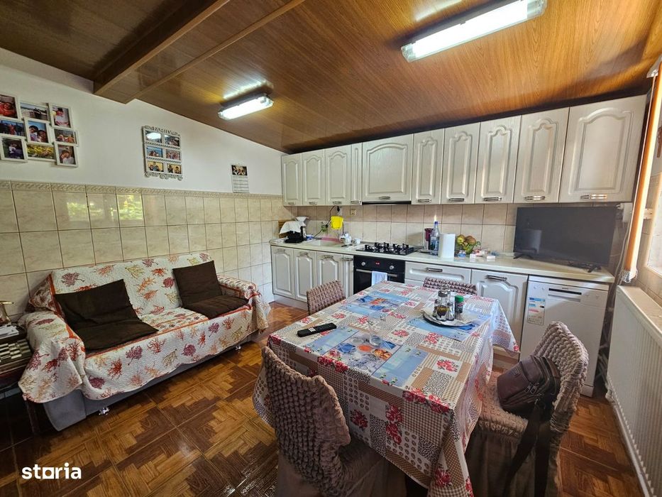 Casă din cărămidă, zona Piața Mare, acoperiș Lindab, 3 camere