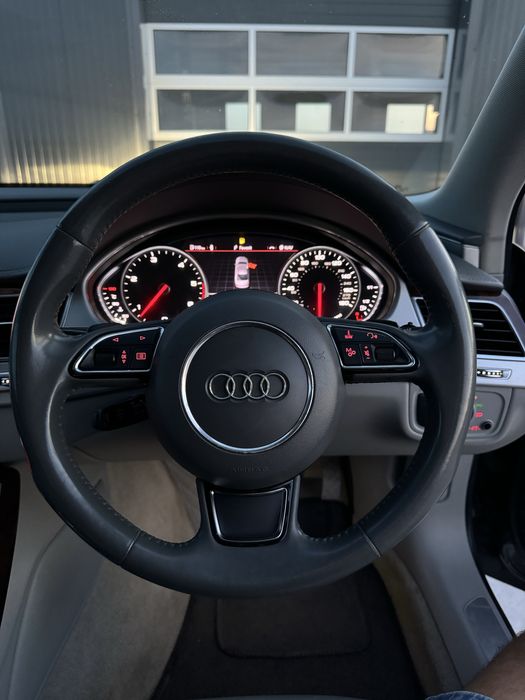 Dezmembrez Audi A8 D4 CDT 2013 3.0 256 Cp