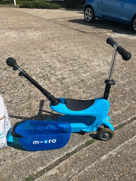 Micro Mini2Go Delux тротинетка
