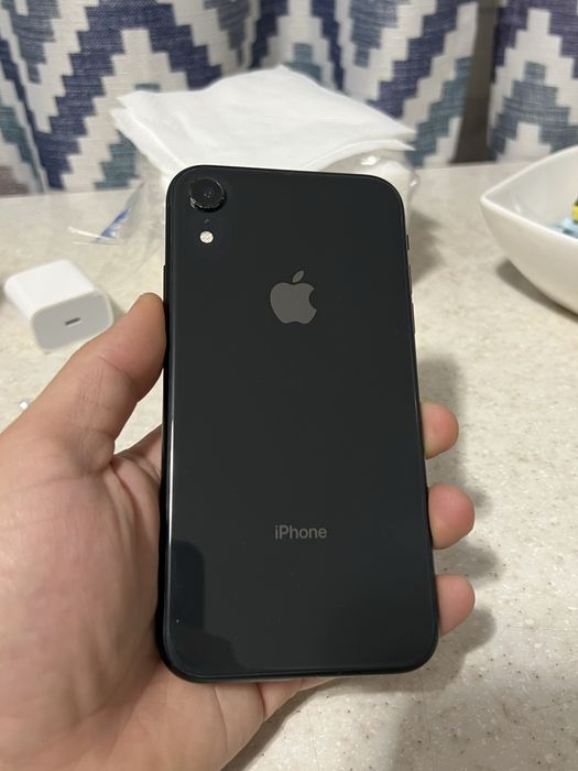 iPhone XR black 64gb