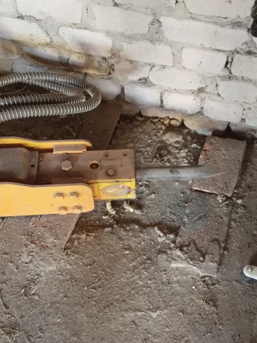 Продам отбойник навесное оборудование