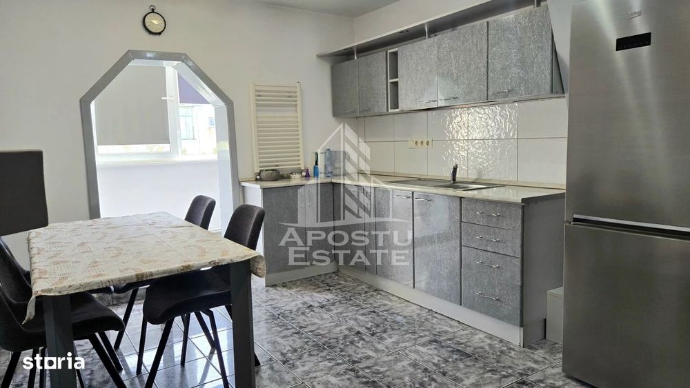 Apartament de vanzare cu 3 camere, decomandat,centrala proprie,Lipovei