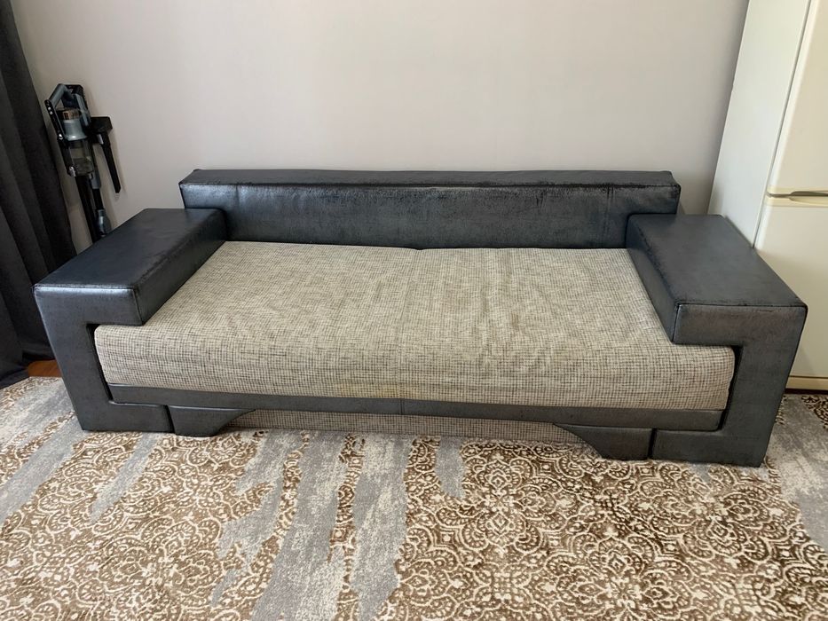 Продам диван в хорошем состоянии, срочно!