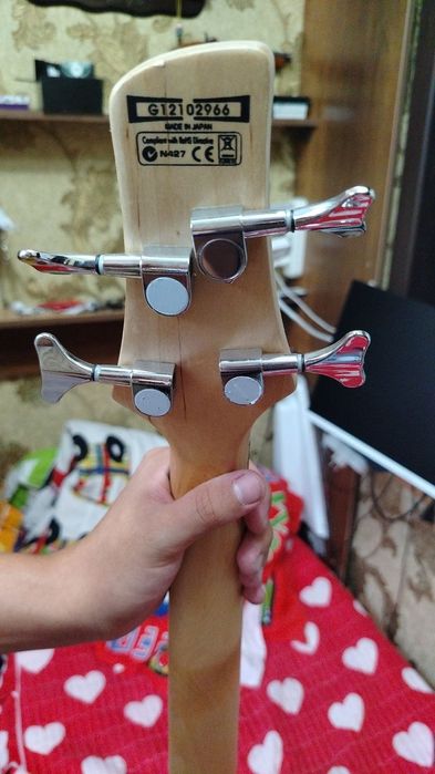 Срочно продам Басс гитара ибанес