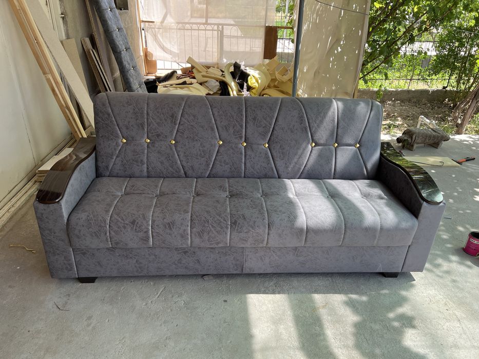 Divanlar sotiladi hammasi yangi ishlatilmagan !