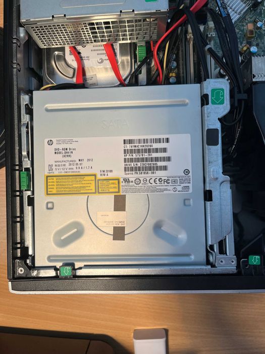 Настолен компютър HP Compaq с монитор, клавиатура и мишка