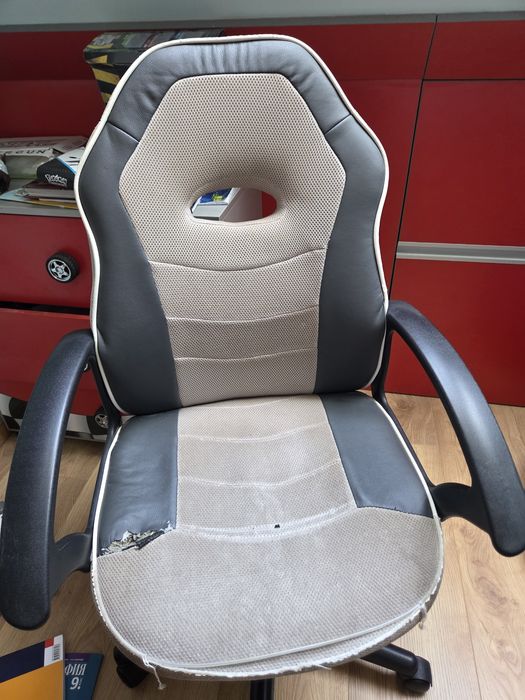 Детски/ученически стол Подарямам го