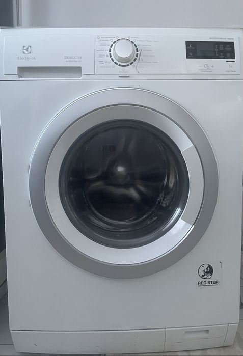 Стирально-сушильная машина Electrolux