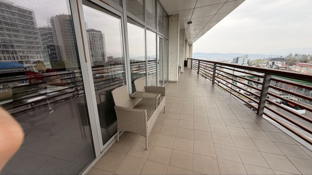 Birou 70 mp cu panorama deosebita, terasa si parcare, Frunzisului 76