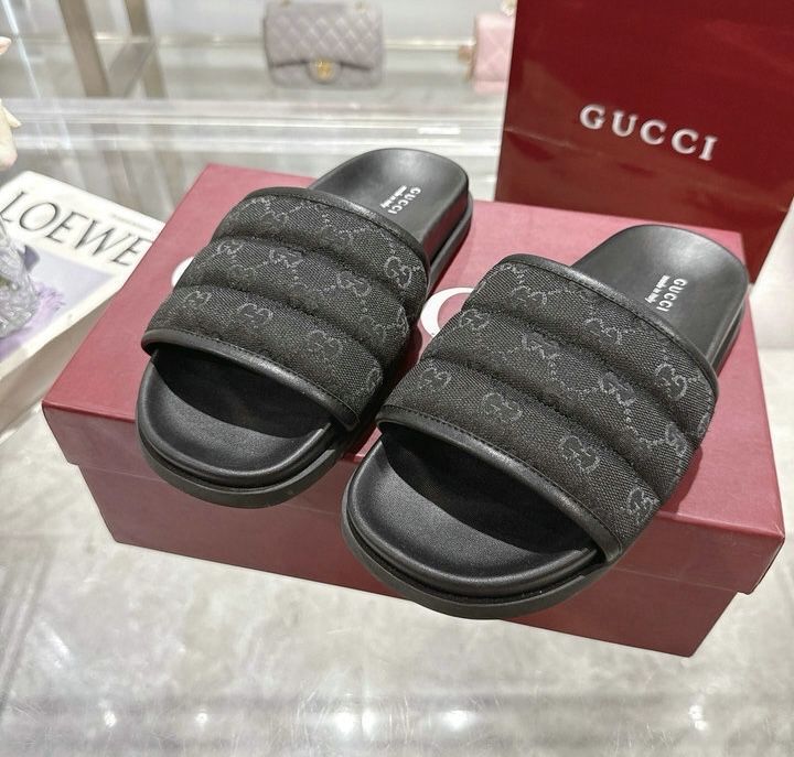 Slapi Gucci colectie noua