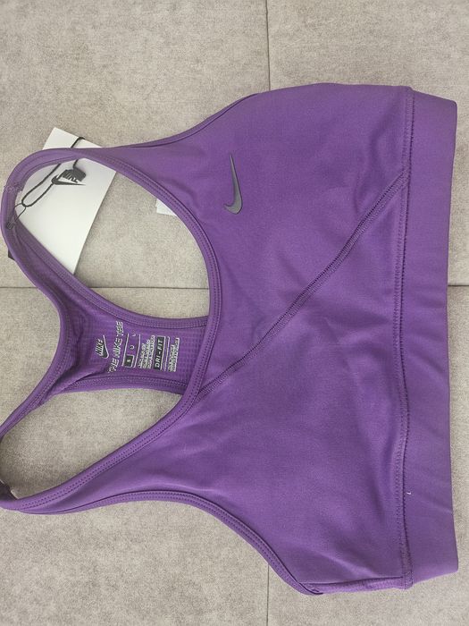 Дамски топове и потник Nike