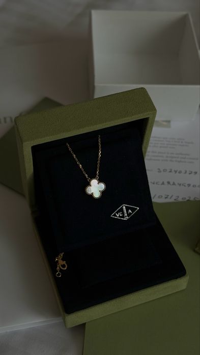 Colier Van Cleef&Arperls