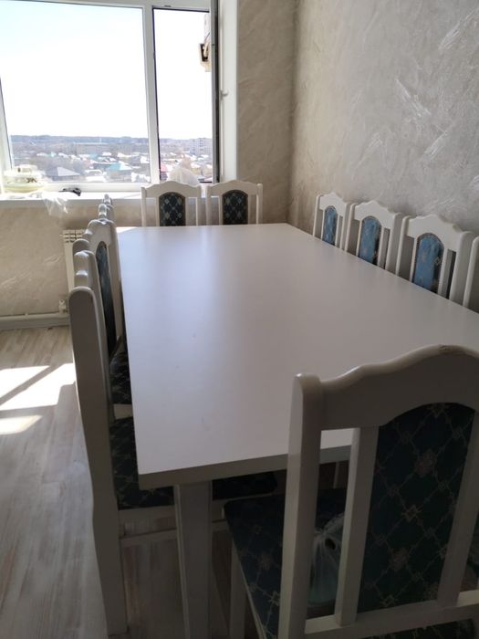 Стол для гостиной