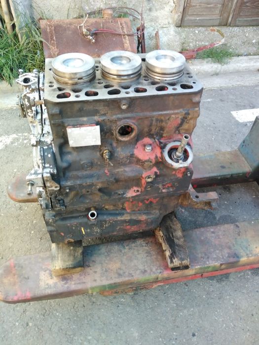Motor tractor universal 483