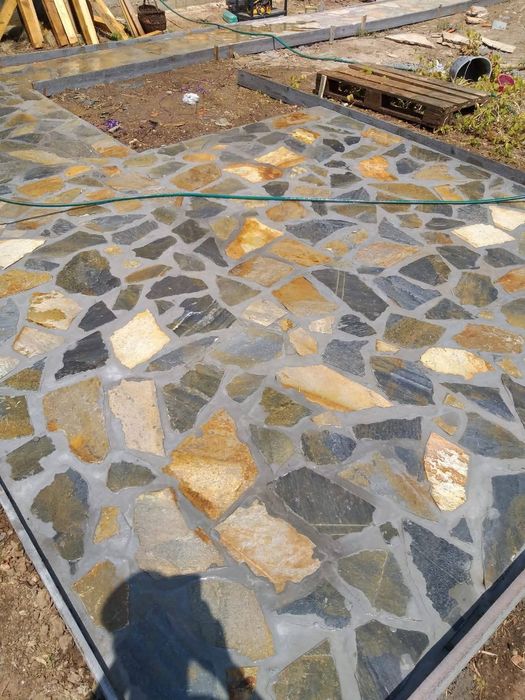 Vând piatră și montez