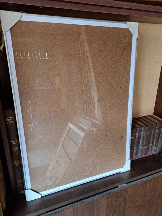 Rame pentru tablou noi patru bucati pe negru si sase pe argintiu.