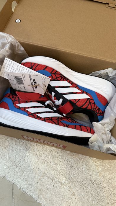 Детски маратонки Adidas Spiderman
