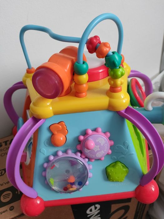 Интерактивен куб