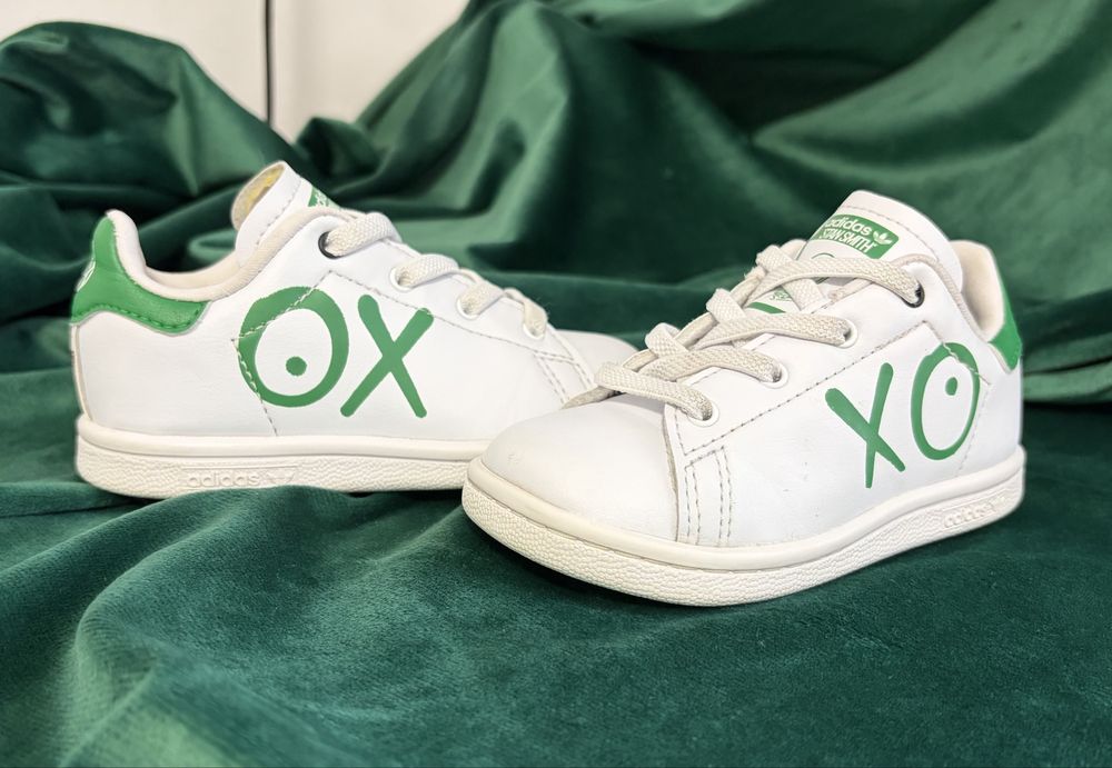Adidas Stan Smith x Andre Saraiva XO.