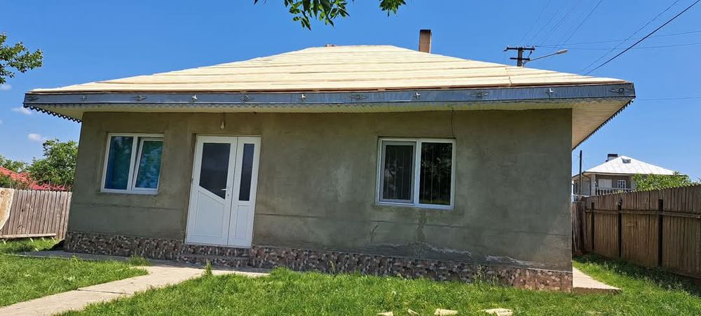 Executam acoperișuri reparații de urgenta orice fel de lucrări