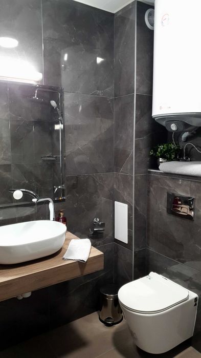 Дава се под наем Двустаен апартамент в Варна, Базар Левски - 72 кв.м за 130000 € - Снимка #2