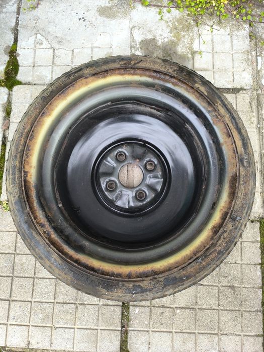 Резервна гума (патерица)