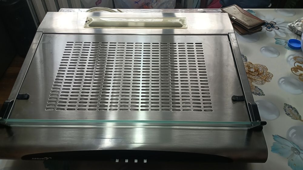 Продам вытяжку на кухню