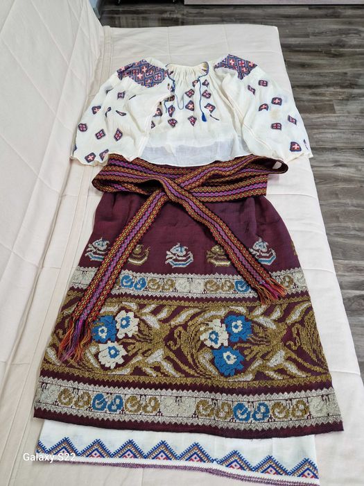 Costum tradițional/Port popular oltenesc, autentic,brodat manual,1917