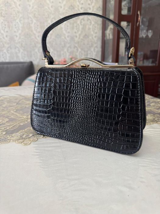 Сумочка женская продам