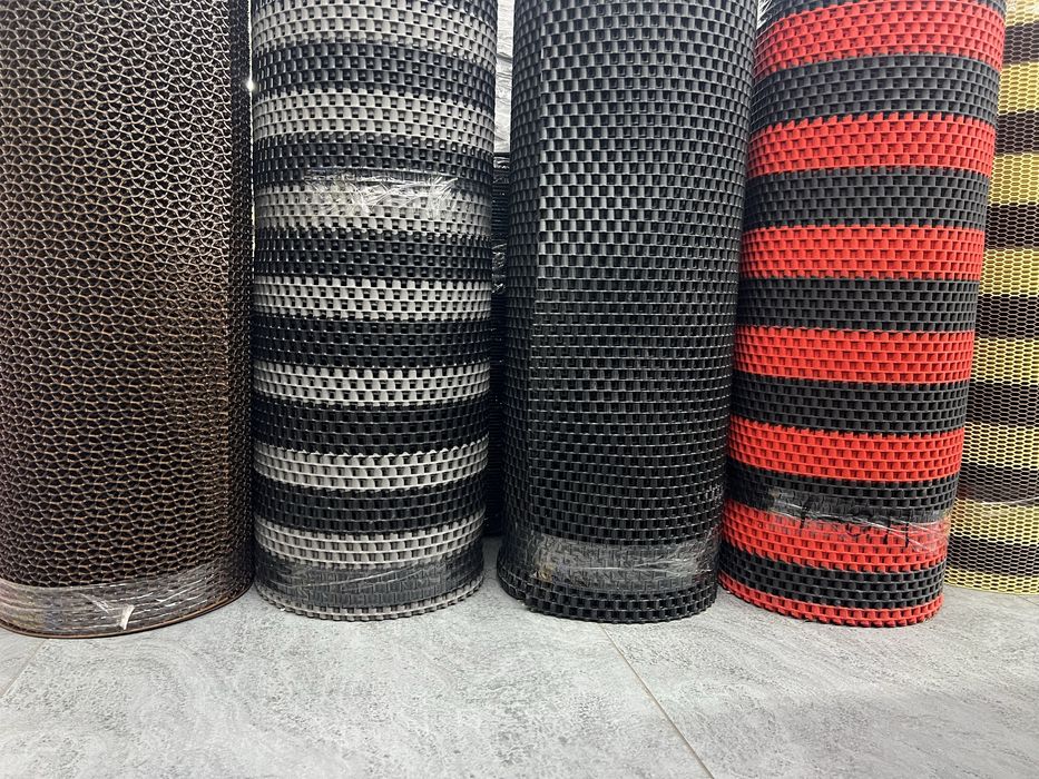 Коврик антискользящий на шипах резиновый