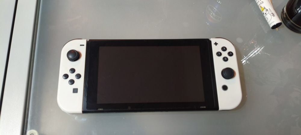 Nintendo switch puțin folosit