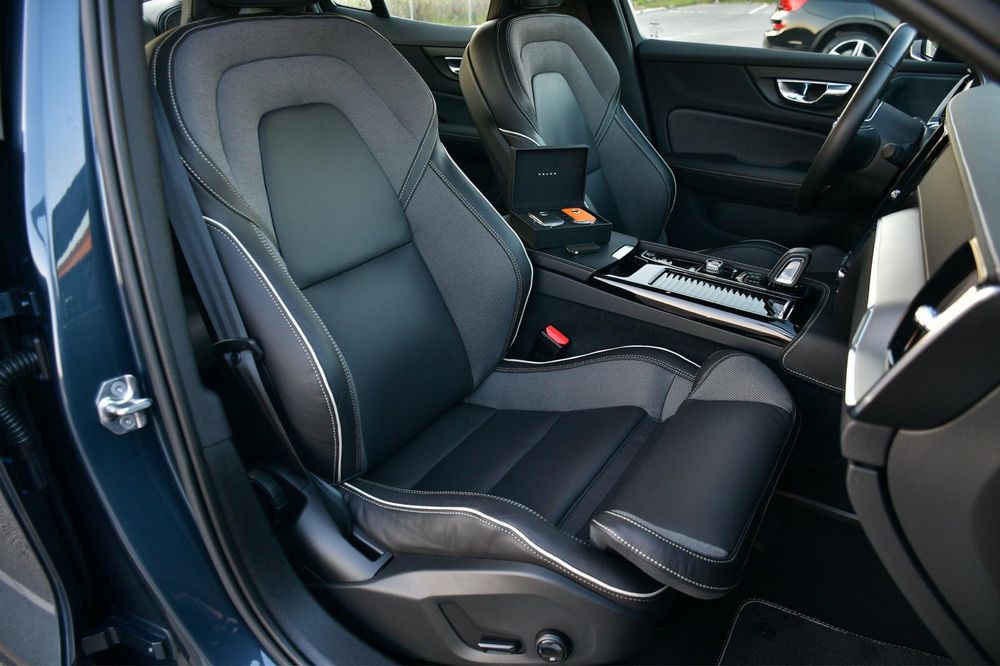 ==VOLVO S60 2.0B 392CP T8