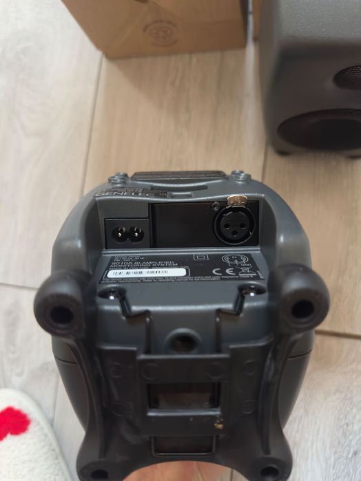 Студийные мониторы Genelec 8010, в идеальном состоянии