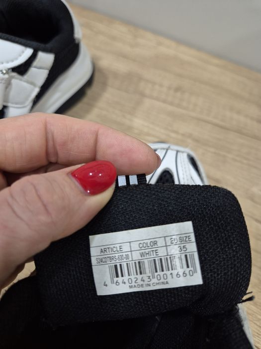 Кросовки на мальчика на весну.