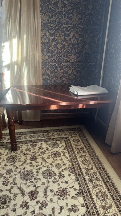 Продаётся Стол и стулья