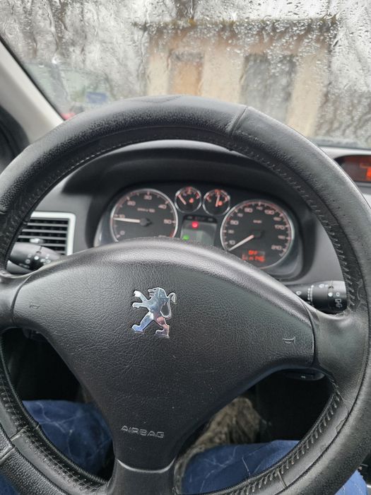 Продава се Пежо 307