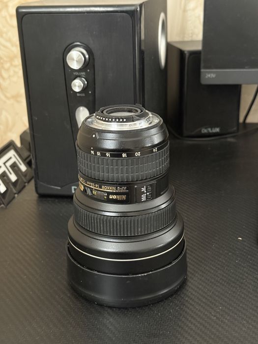 Обектив для Nikon 12-24 f2.8