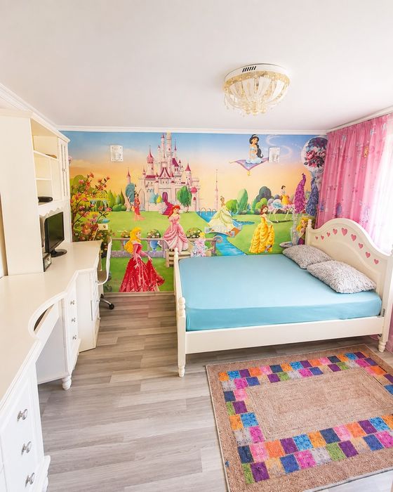 Proprietar , vand ap. 3 camere In vila  ,Unirii , ultracentral ,etaJ 3 /3   ,  boxa la demisol  , balcon si terasa cu gratar Barbeque