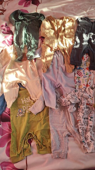 Lot de 14 plus pantalonași plus bodysalopete băiețel mărimea 68