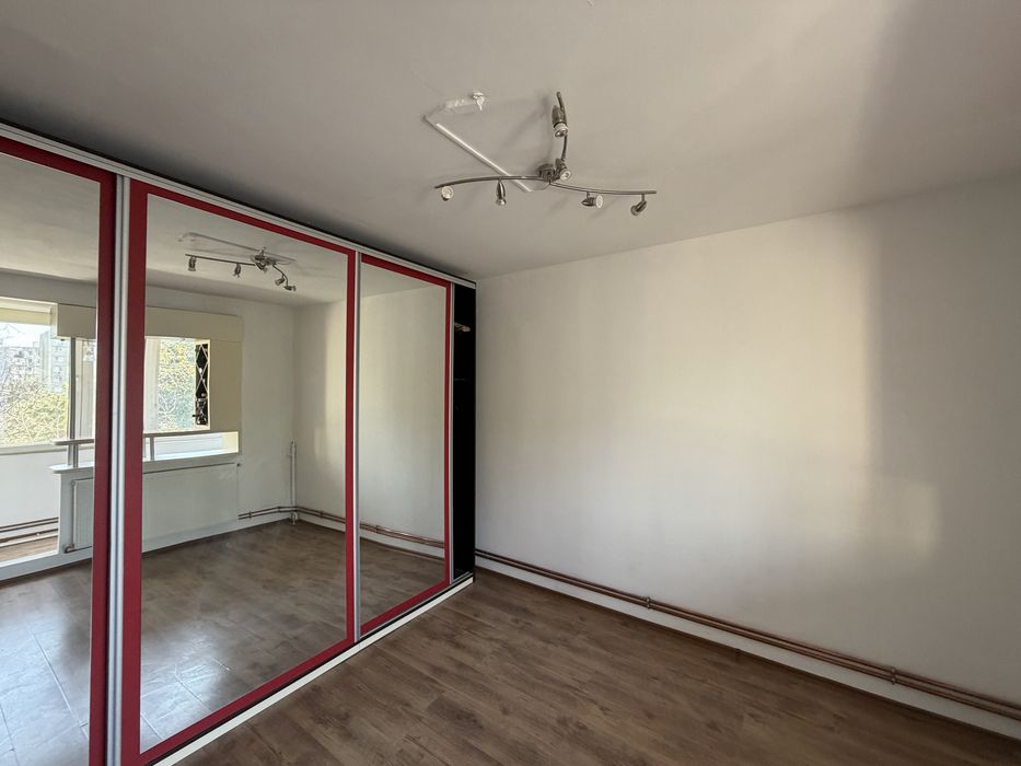 Apartament 3 camere, sector 6