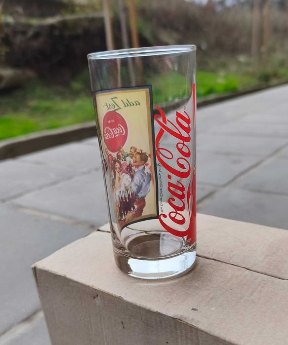 чаши Кока-кола, Капи и Банкя