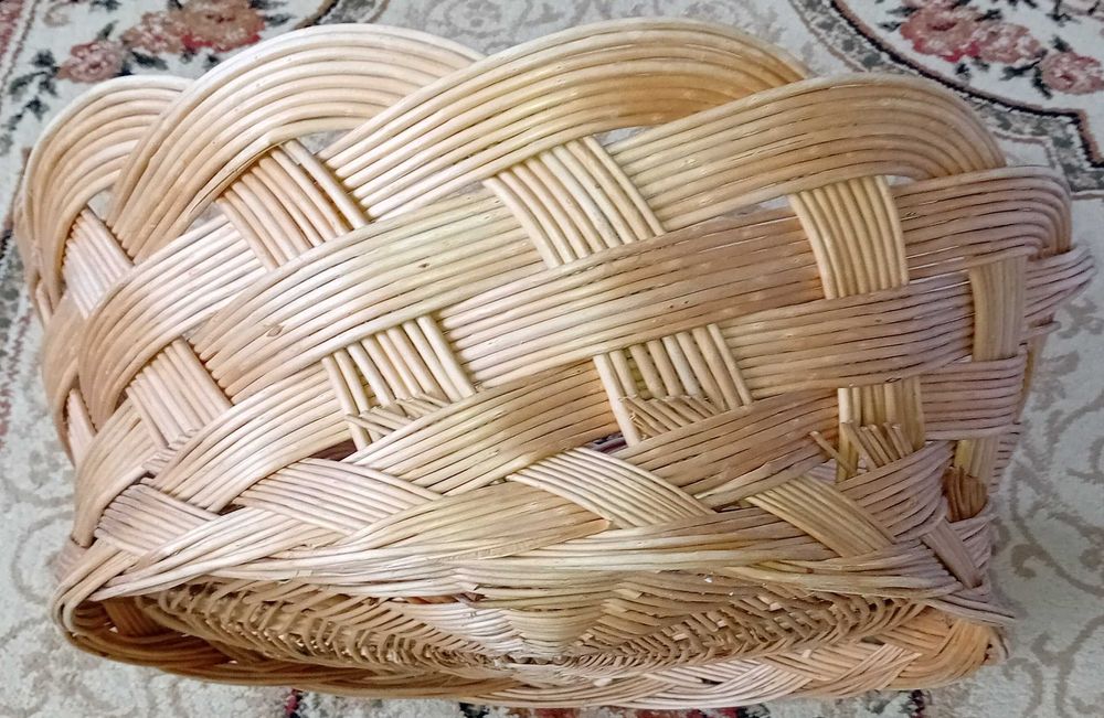 Голям плетен кош