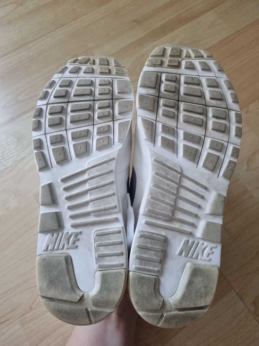 Спортни обувки Air Max Tavas в сиви нюанси