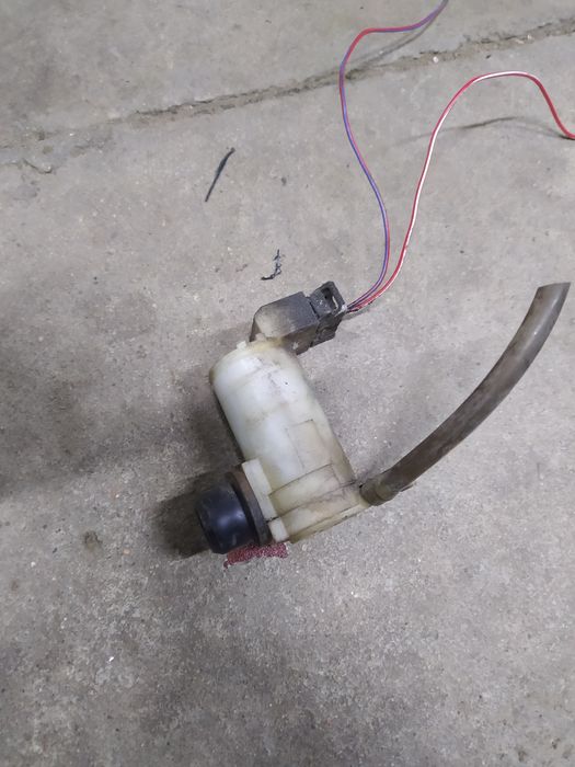 Моторчик омывателя nissan cefiro A32