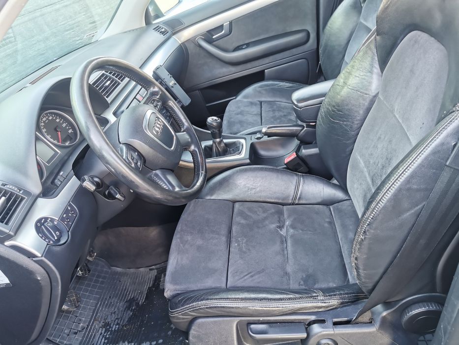 Vand Audi A4 b7 2.0 Tdi, S-Line, Xenon, Trapă, acte la zi.